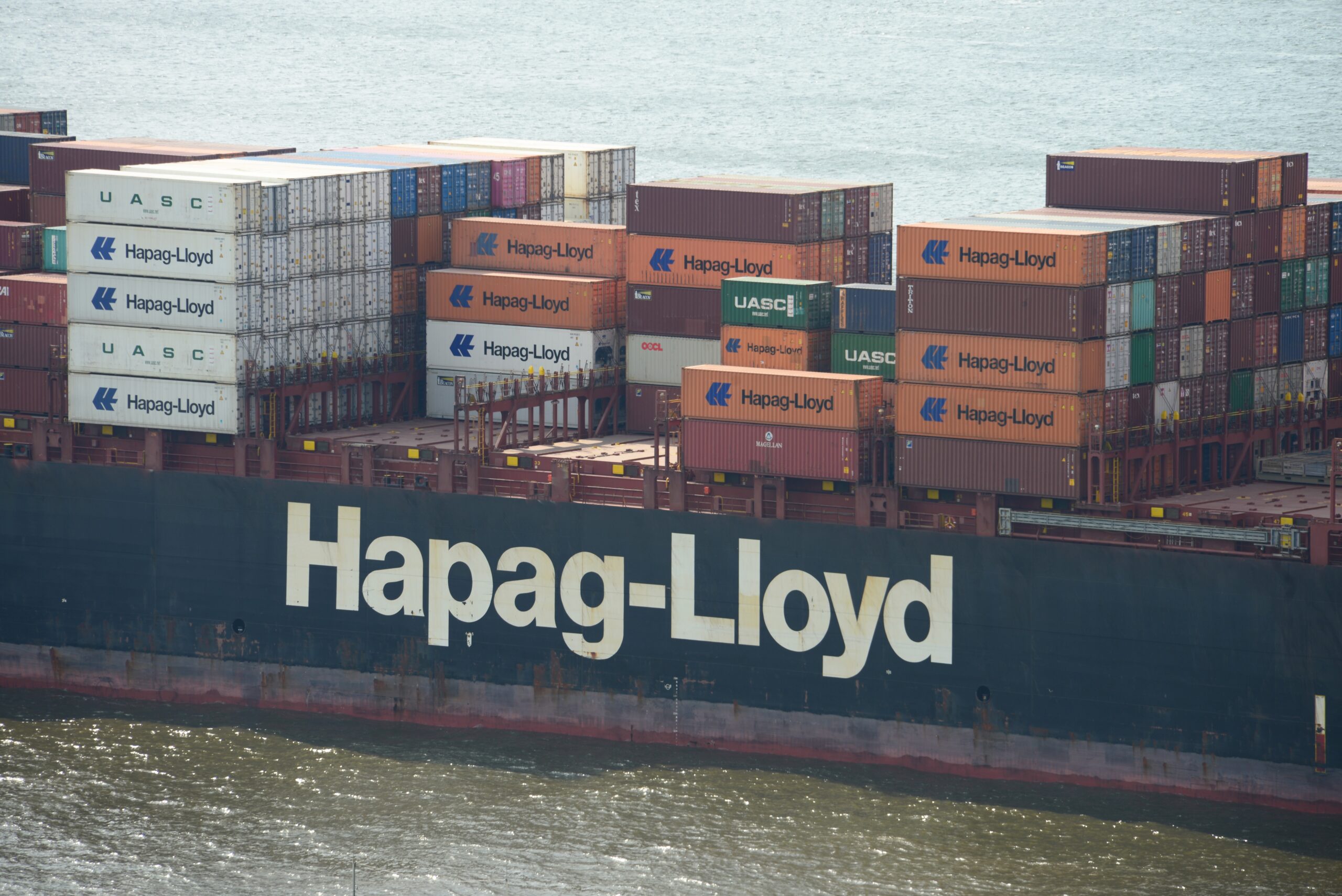 Hapag-Lloyd aumenta em US$ 2 mil tarifa de transporte marítimo da Ásia para a América Latina