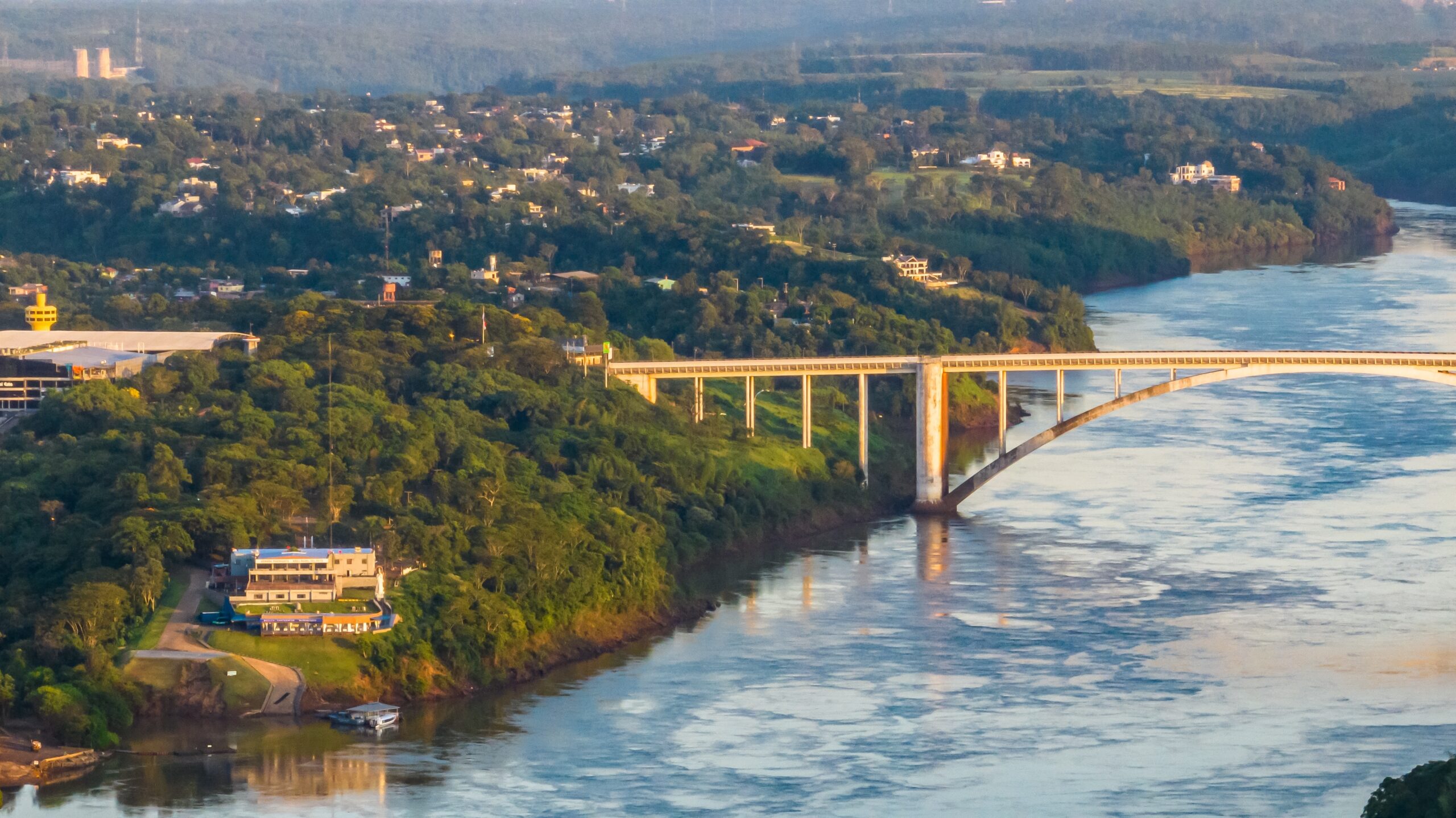 Governo vai conceder pontes que ligam o Brasil a outros países para reduzir prazo para liberação de cargas nas fronteiras